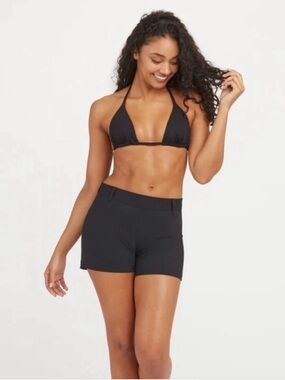 Spanx Very Black Sunshine Shorts  6” Inseam Size Medium Sales Sample